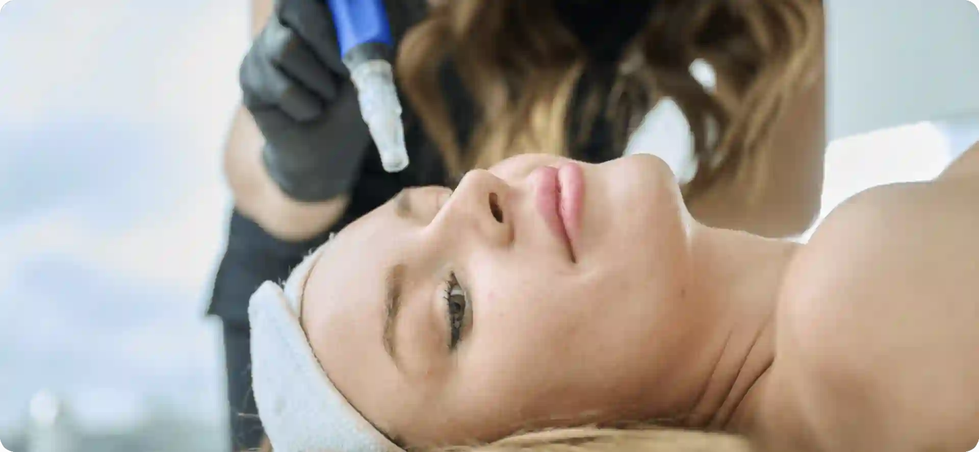 How Do Microneedles Trigger New Collagen and Elastin in Loose Skin Newmarket?